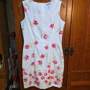 Size 4 Fitted Roses Sleeveless Dress